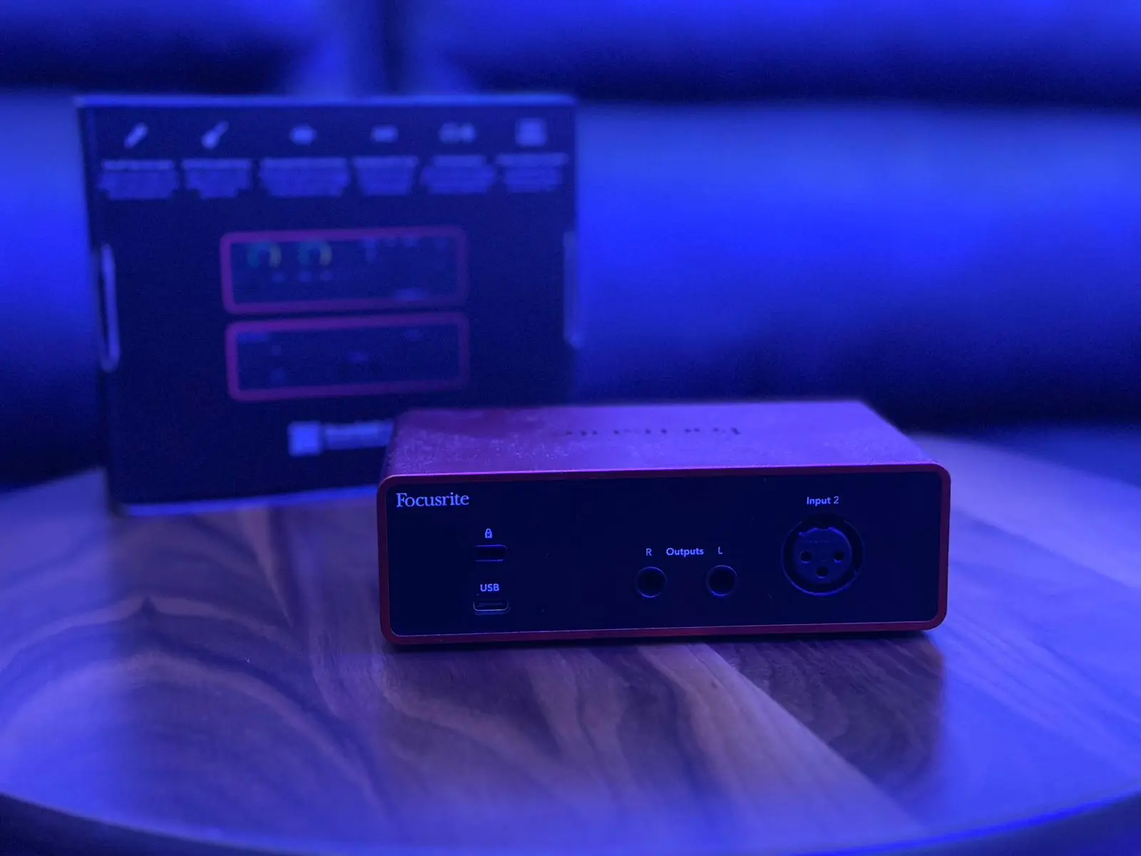 Focusrite Scarlett Solo Gen 4 Arka Panel ve Çıkışlar
